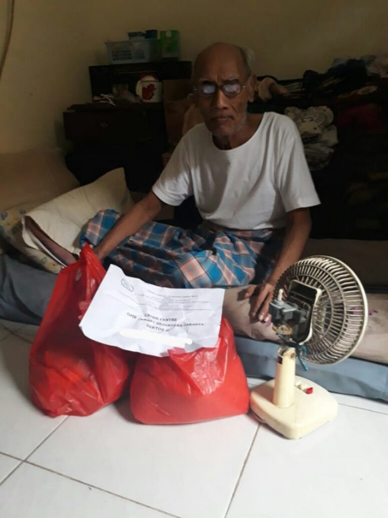 Pembagian sembako