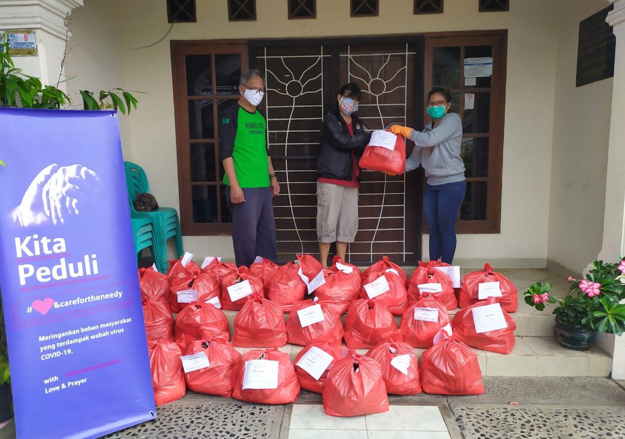 Bantuan Sembako Bagi Keluarga Janda Pendeta
