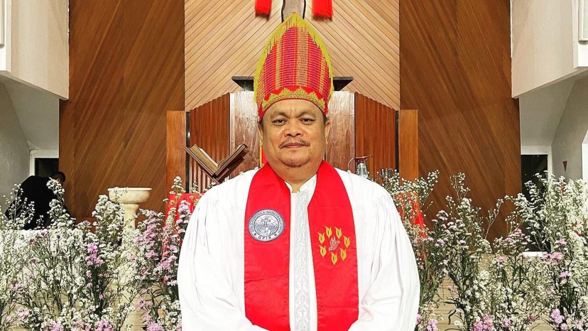Pendeta Sem Karinda: Nazar Keluarga ke Gereja  di Tengah Keberagaman Indonesia