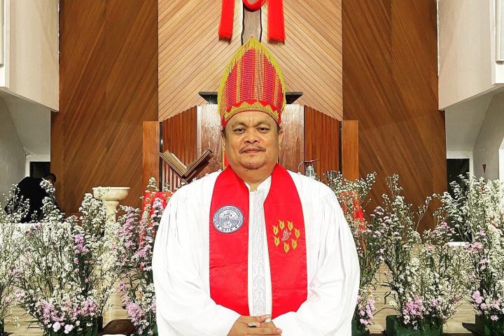 Pendeta Sem Karinda: Nazar Keluarga ke Gereja  di Tengah Keberagaman Indonesia