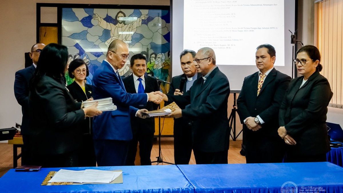 Transisi Kepemimpinan GPIB: MS XXI dan BPPG X Serahkan Tugas dan Jabatan kepada MS XXII dan BPPG XI