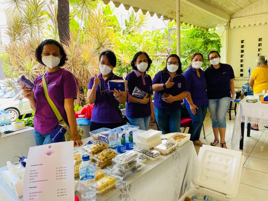 Semangat Membangun Gereja, Pelkat PKP Jualan Aneka Makanan