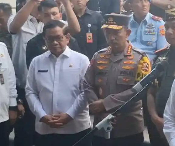Sejumlah Menteri dan Gubernur DKI Jakarta Kunjungi GPIB Immanuel di Malam Natal 2025